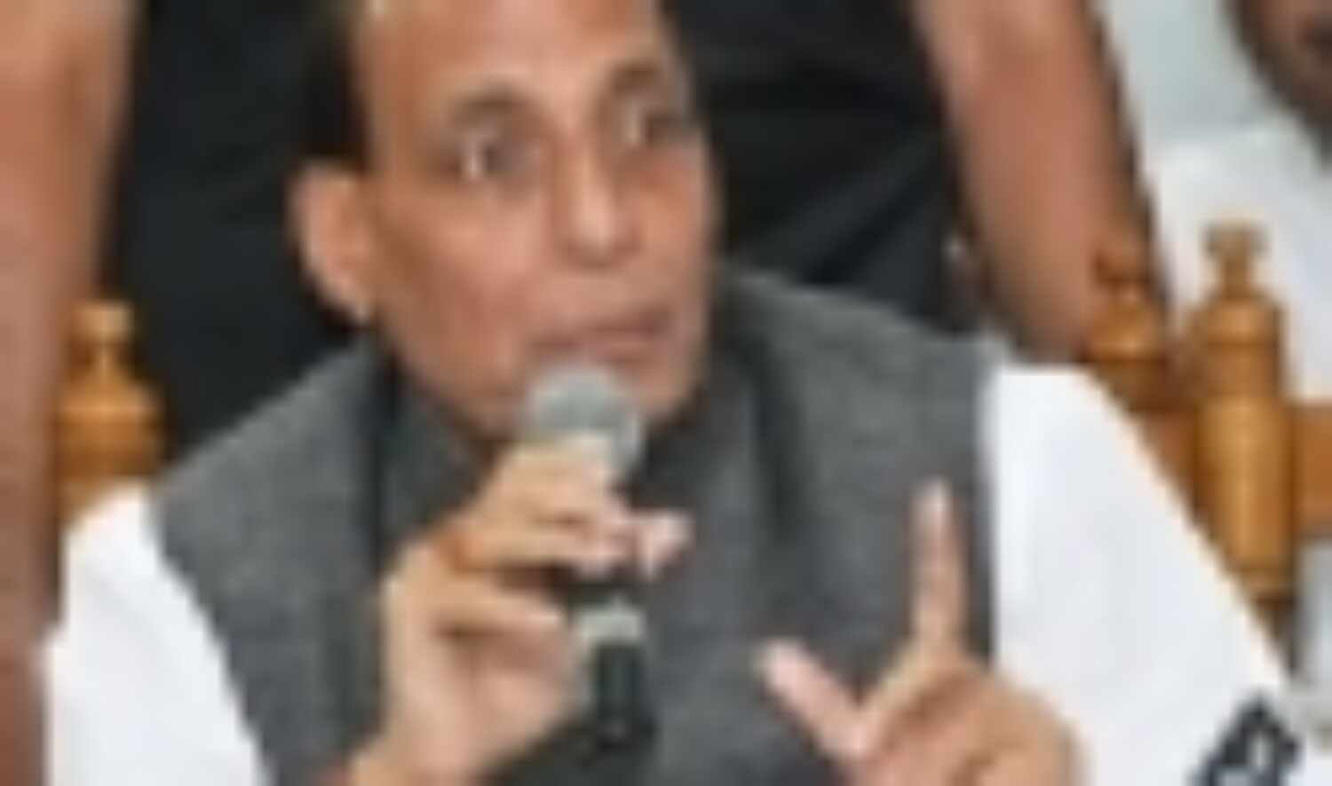 आतंकवाद से लड़ने के लिए सामूहिक प्रयास जरूरी: राजनाथ आतंकवाद से लड़ने के लिए सामूहिक प्रयास जरूरी: राजनाथ