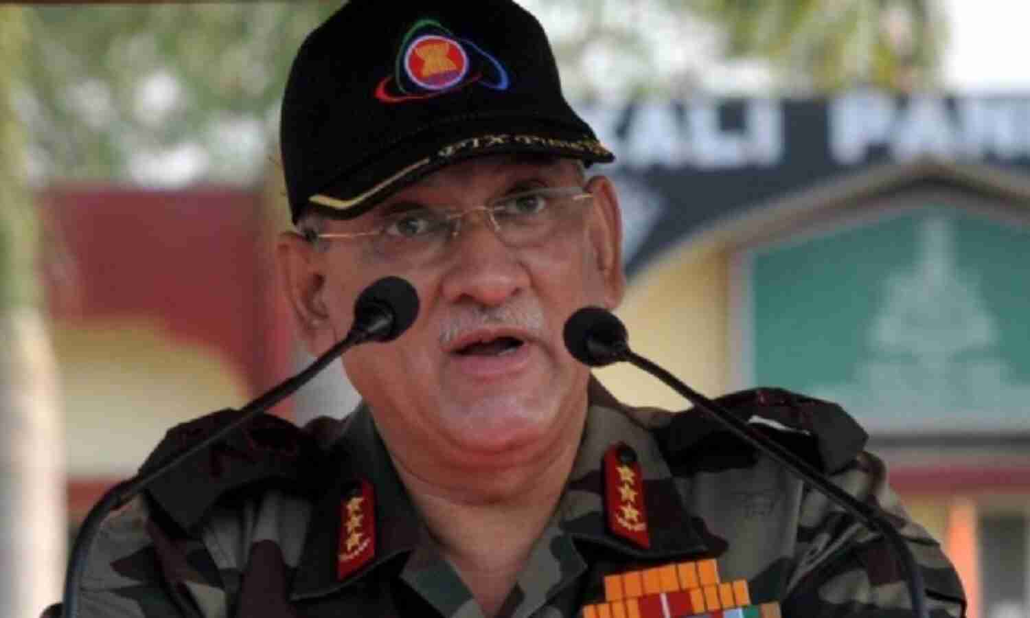 आगे भी सर्जिकल स्ट्राइक करने से नहीं हिचकिचाएगी सेना: बिपिन रावत आगे भी सर्जिकल स्ट्राइक करने से नहीं हिचकिचाएगी सेना: बिपिन रावत