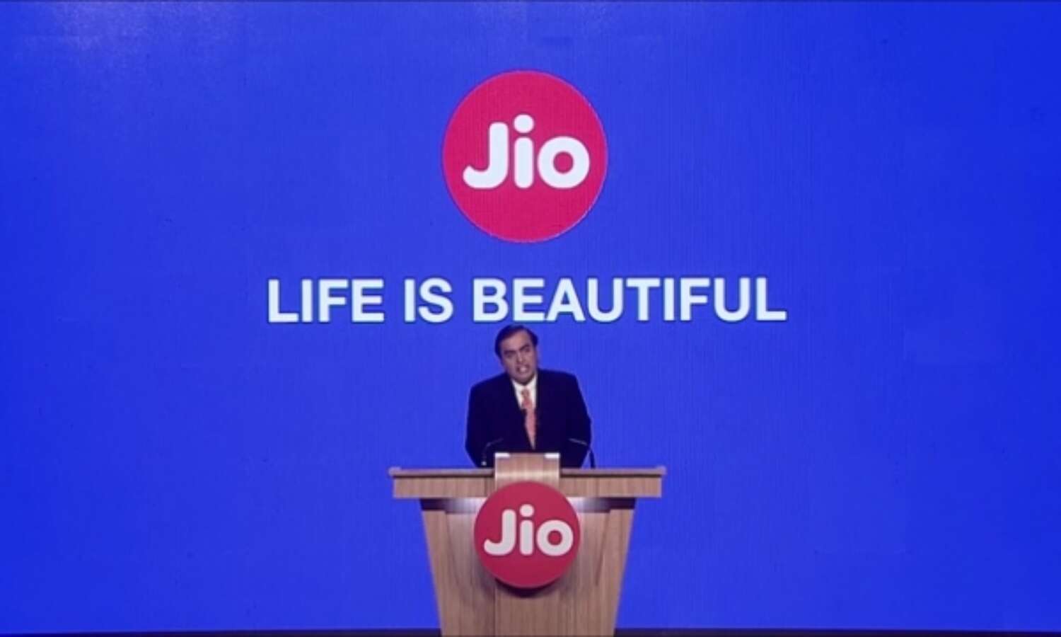 #Jio के ग्राहकों को ट्राई ने दिया झटका