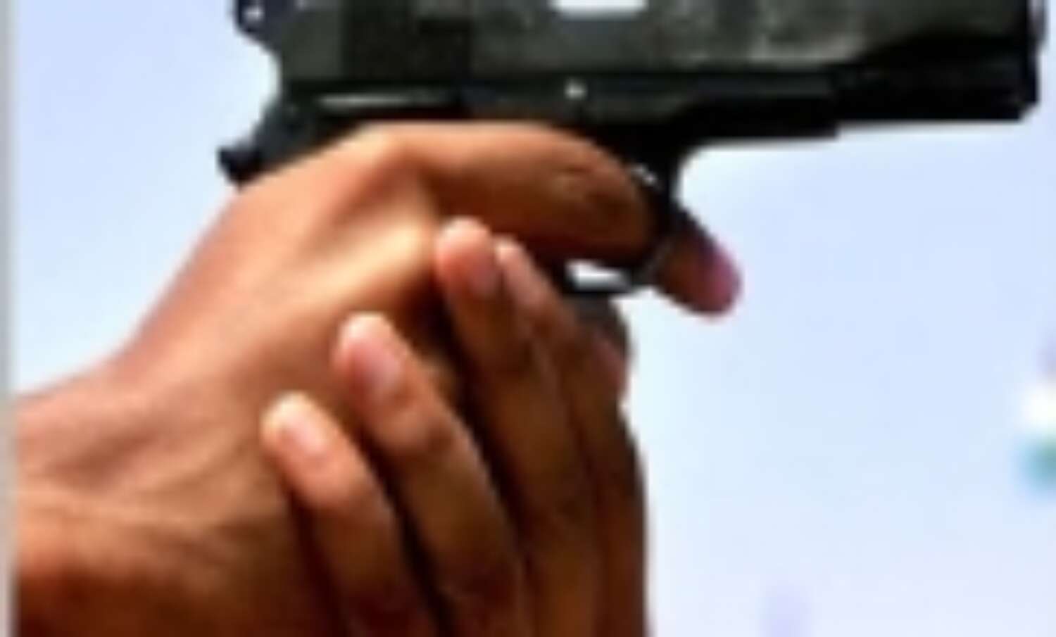 छात्रों ने स्कूल में की फायरिंग, तीन घायल