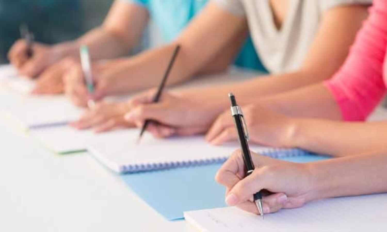  अब किसी भी अखिल भारतीय परीक्षा के लिए आधार एकमात्र पहचान पत्र नहीं