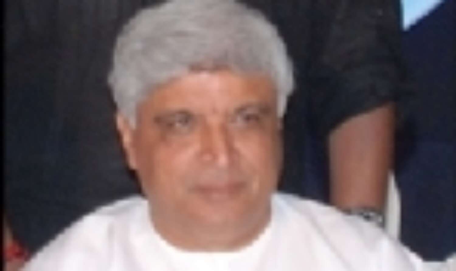 अर्थहीन गानों से परेशान हूं: जावेद अख्तर अर्थहीन गानों से परेशान हूं: जावेद अख्तर