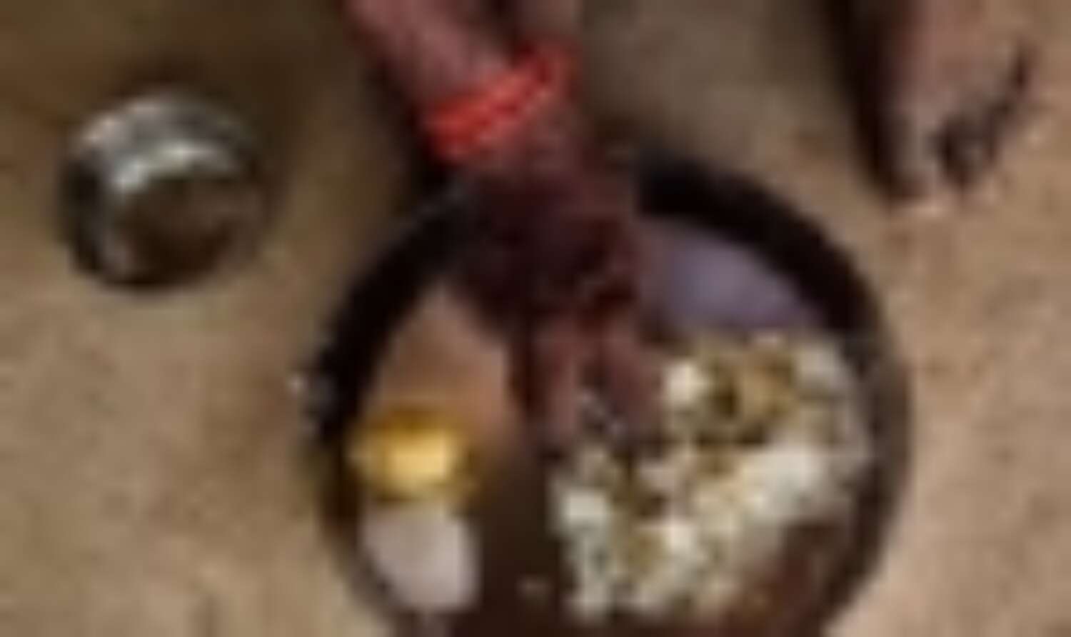 17 रूपये प्रतिदिन में जिंदगी गुजारते हैं गांवों के गरीब 17 रूपये प्रतिदिन में जिंदगी गुजारते हैं गांवों के गरीब