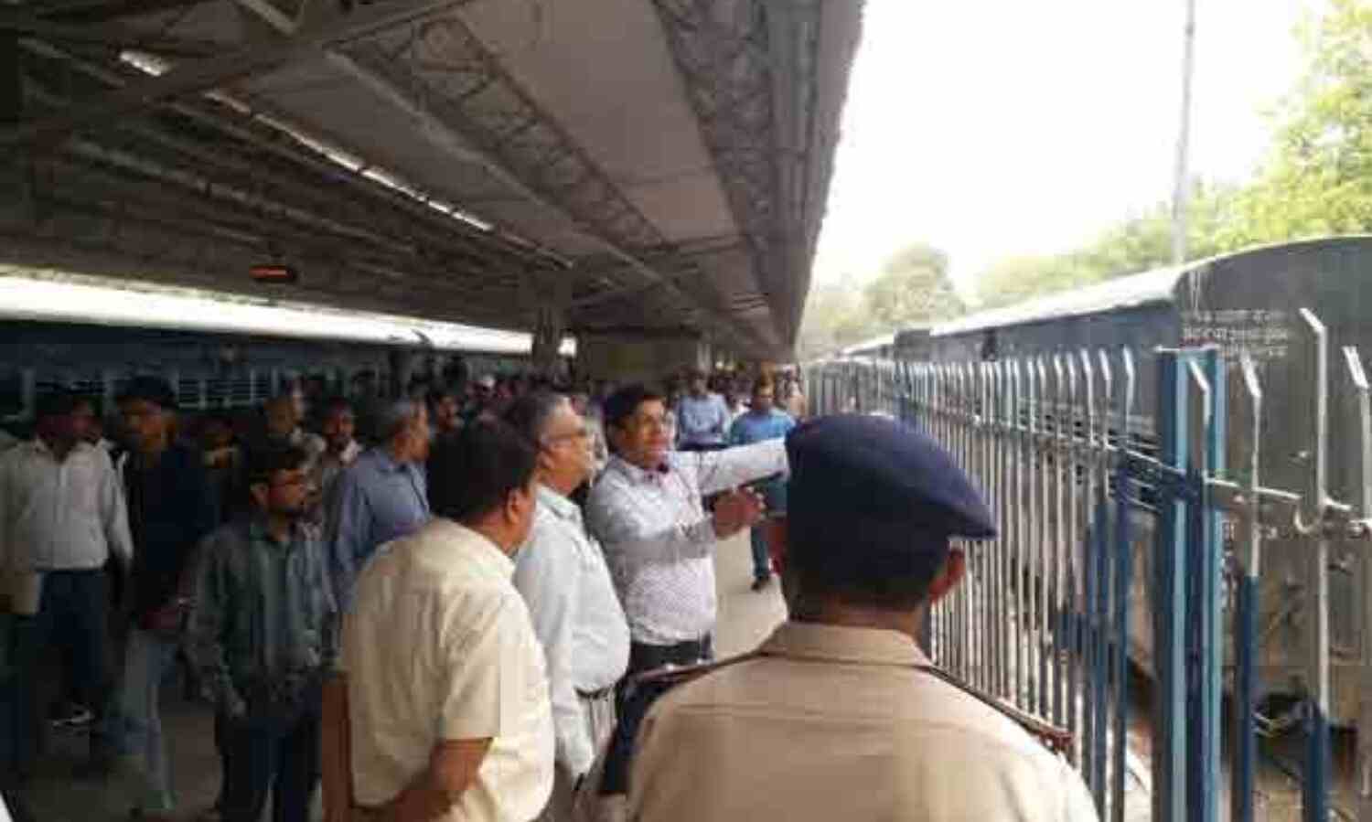 24 कोच की गाड़ी का भी होगा संधारण, जल्द बनेगी नई पिट लाइन 24 कोच की गाड़ी का भी होगा संधारण, जल्द बनेगी नई पिट लाइन