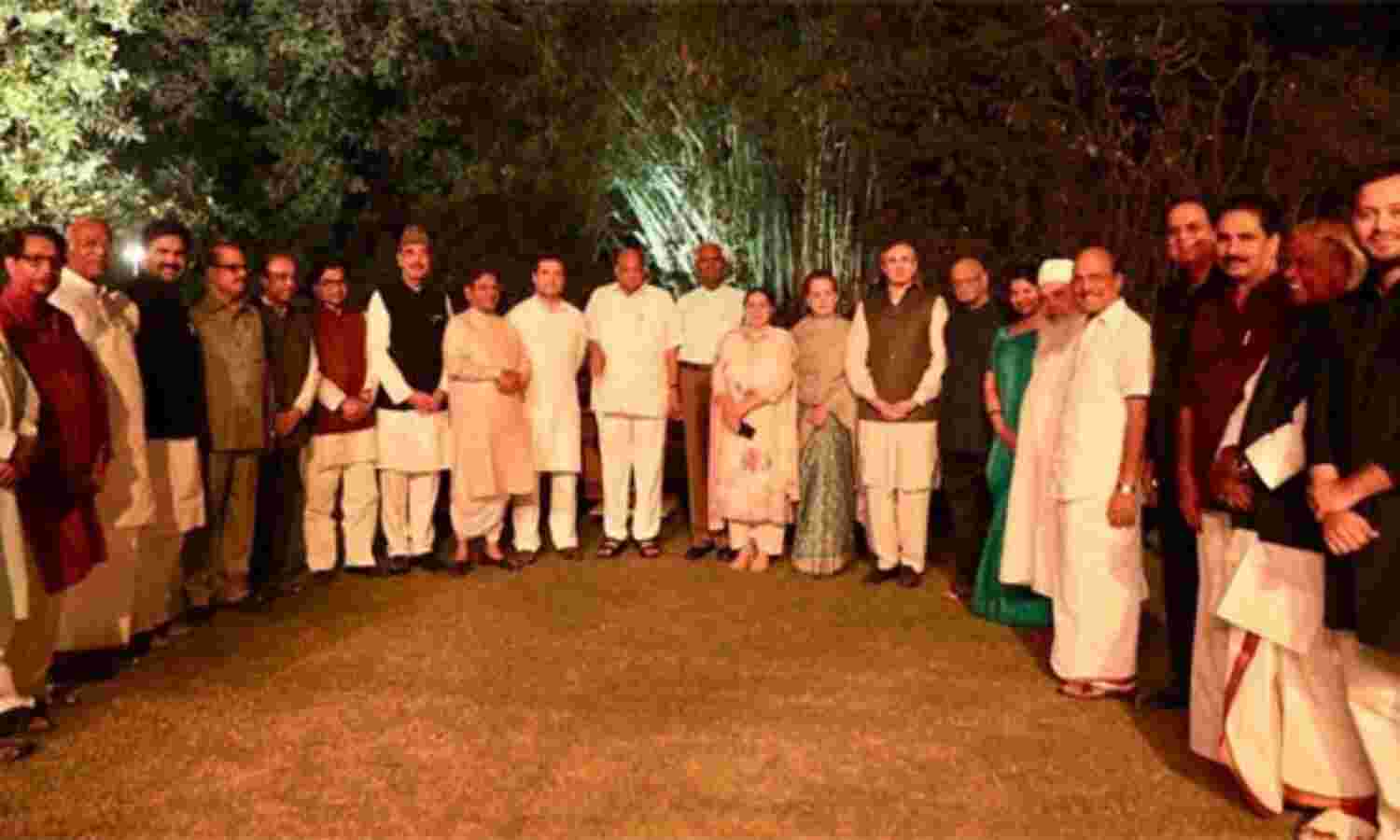 सोनिया के भोज में गोरखपुर व फूलपुर के कंकर