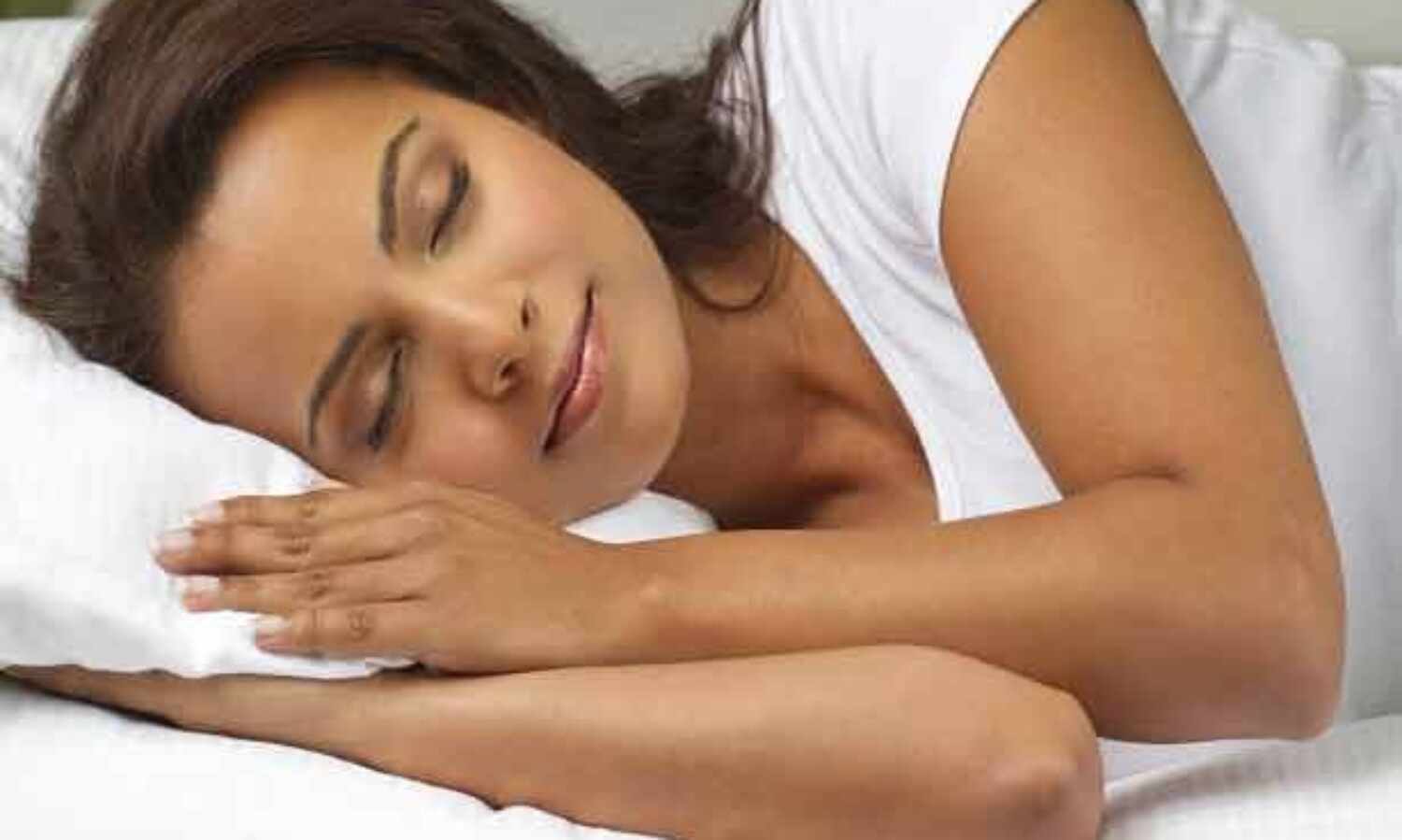 सोने के लिए सबसे अच्छी दिशा है पूर्व सोने के लिए सबसे अच्छी दिशा है पूर्व