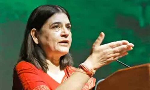 स्कूल में पढ़ाई जाएं सभी धर्मों की किताबें: मेनका गांधी