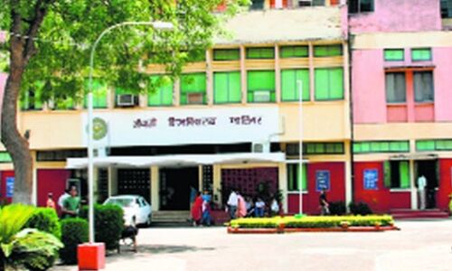 पास छात्र को थमाई फेल की अंकसूची, सहायक कुलसचिव से की शिकायत