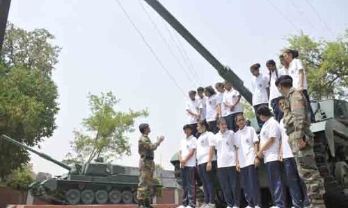 देश में पहली बार लड़कियों के लिए खुले सैनिक विद्यालय के दरवाजे