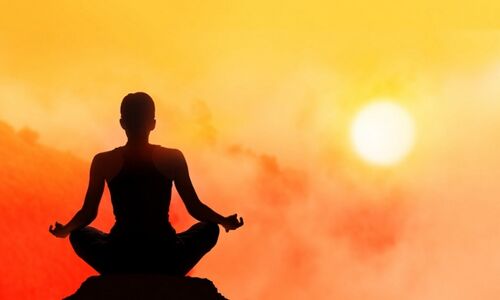 कामना का त्याग करके संतोषपूर्वक व्यतीत करें जीवन