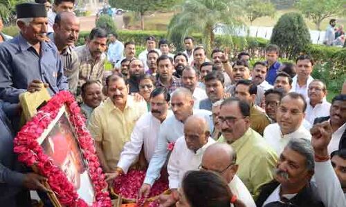 कै. माधवराव सिंधिया थे विकास पुरुष: अग्रवाल