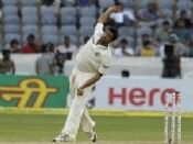 हैदराबाद टेस्ट: फिरकी में फंसे मेहमान, फॉलोऑन का खतरा