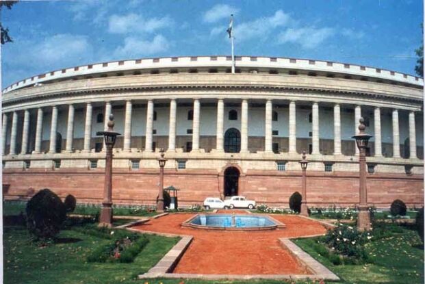 संसद का मानसून सत्र आज से शुरू, विपक्ष सरकार को घेरेगी किसान से कश्मीर तक के मुद्दे पर
